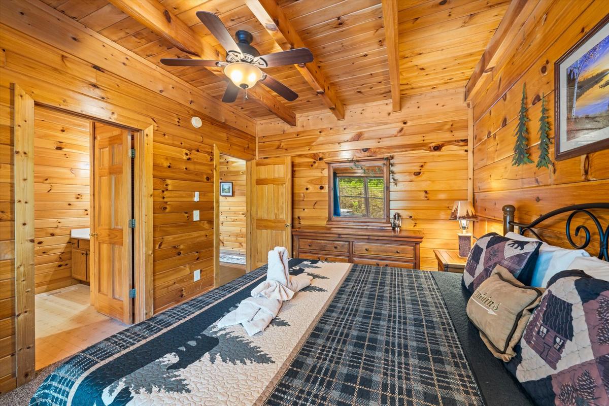 Honey Pine Lodge