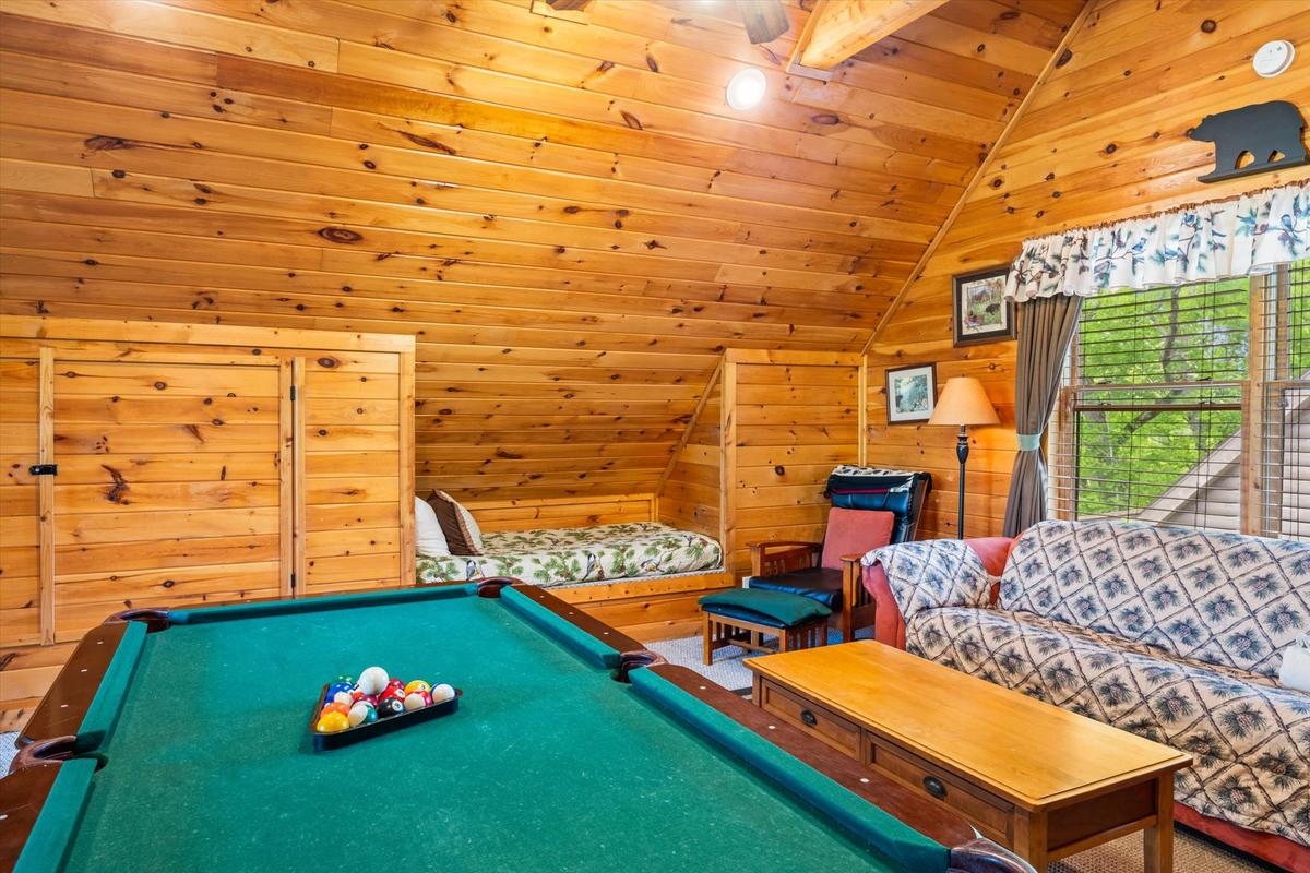 Honey Pine Lodge