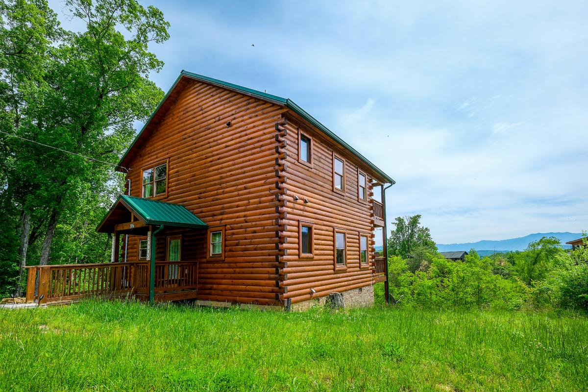 Smokey's Hideaway 