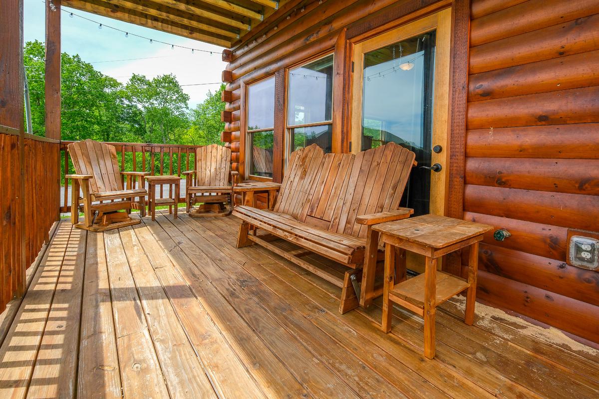 Smokey's Hideaway 