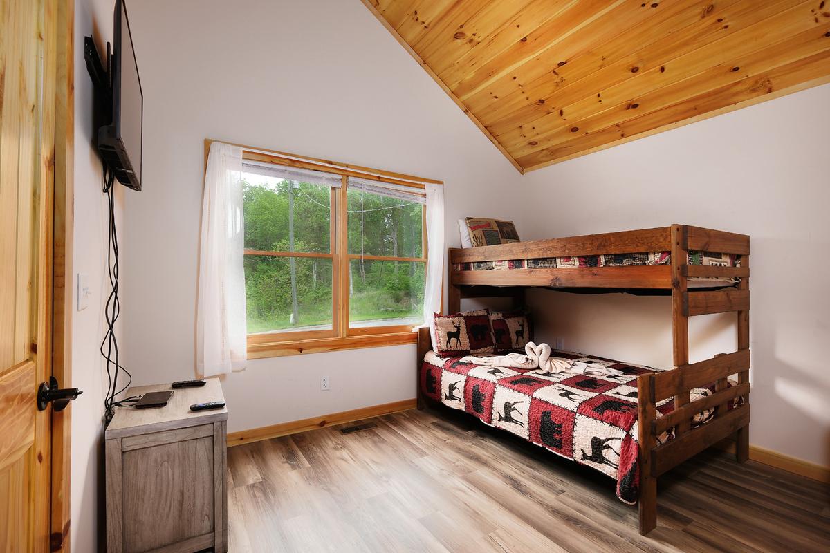 Smokey's Hideaway 