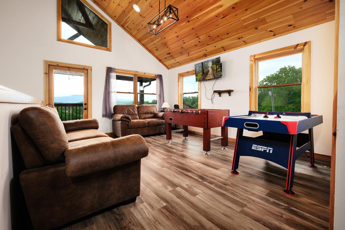 Smokey's Hideaway 