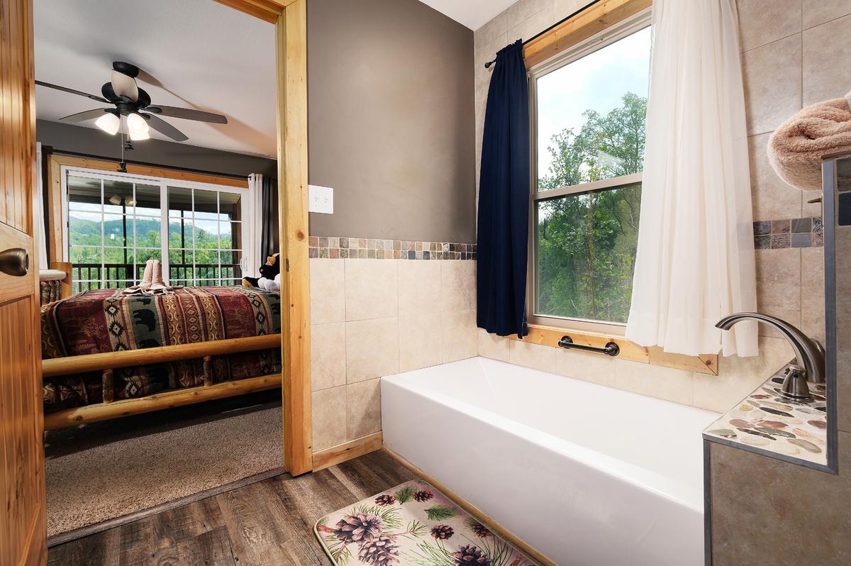 Honey Bear Lodge