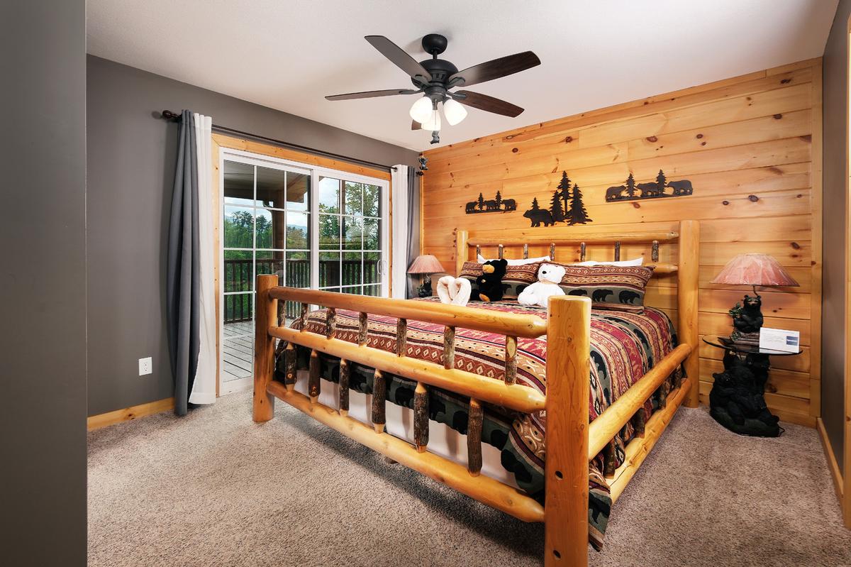 Honey Bear Lodge
