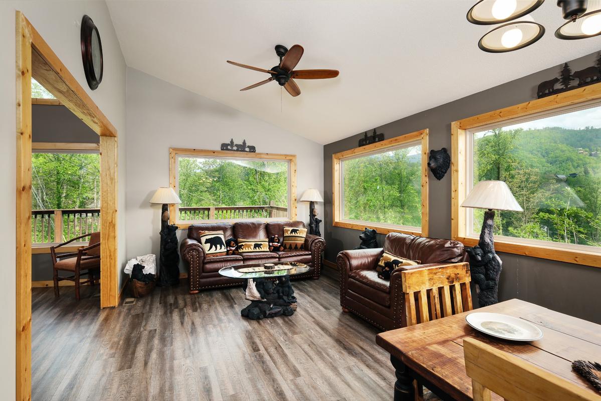 Honey Bear Lodge