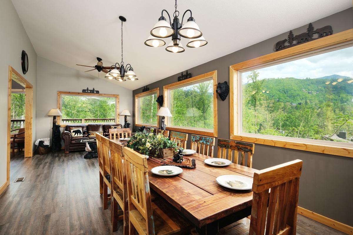 Honey Bear Lodge