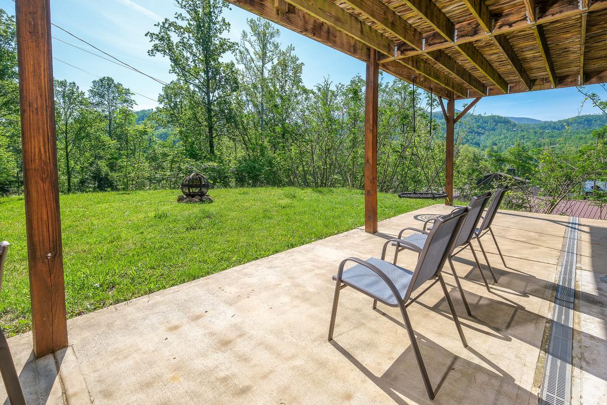 Honey Bear Lodge