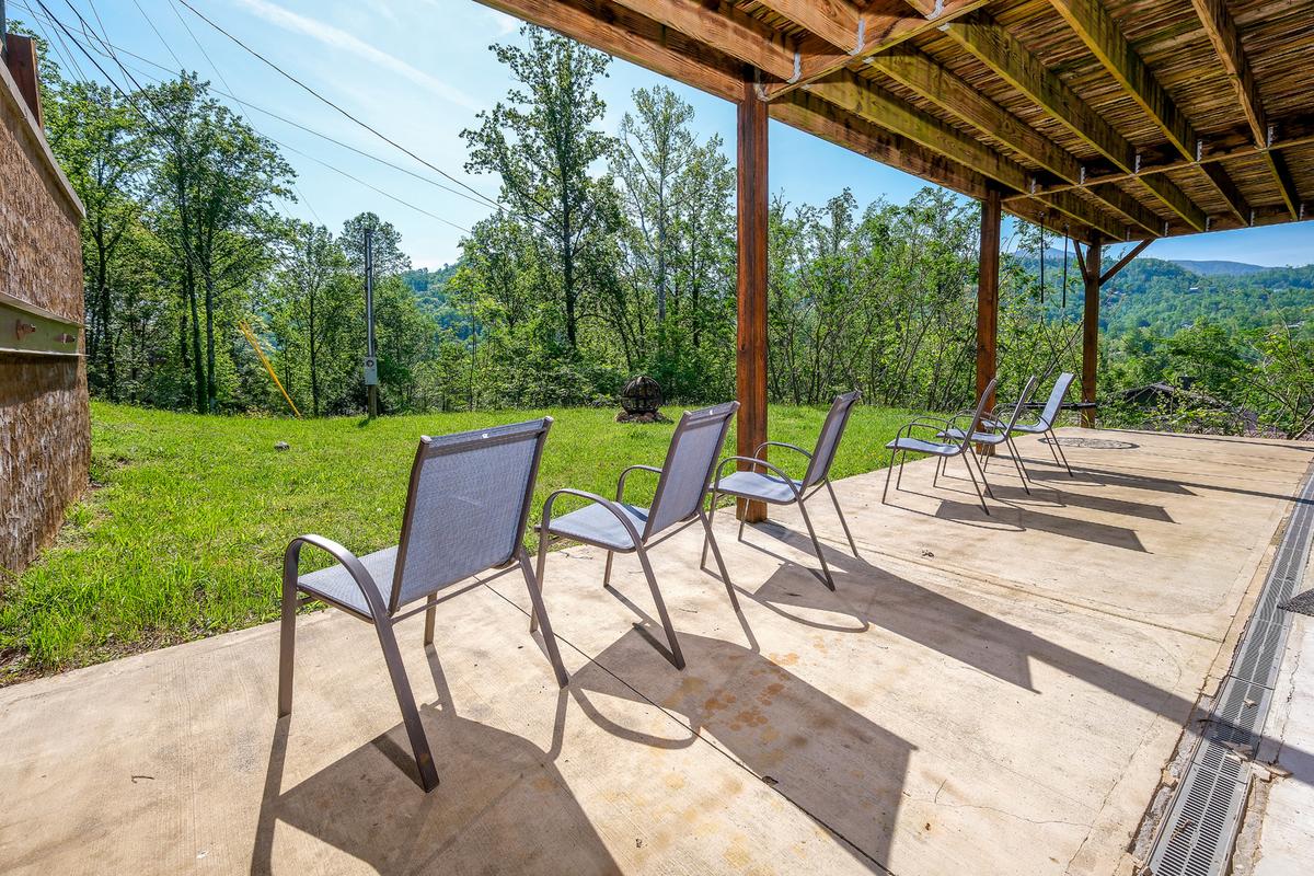 Honey Bear Lodge