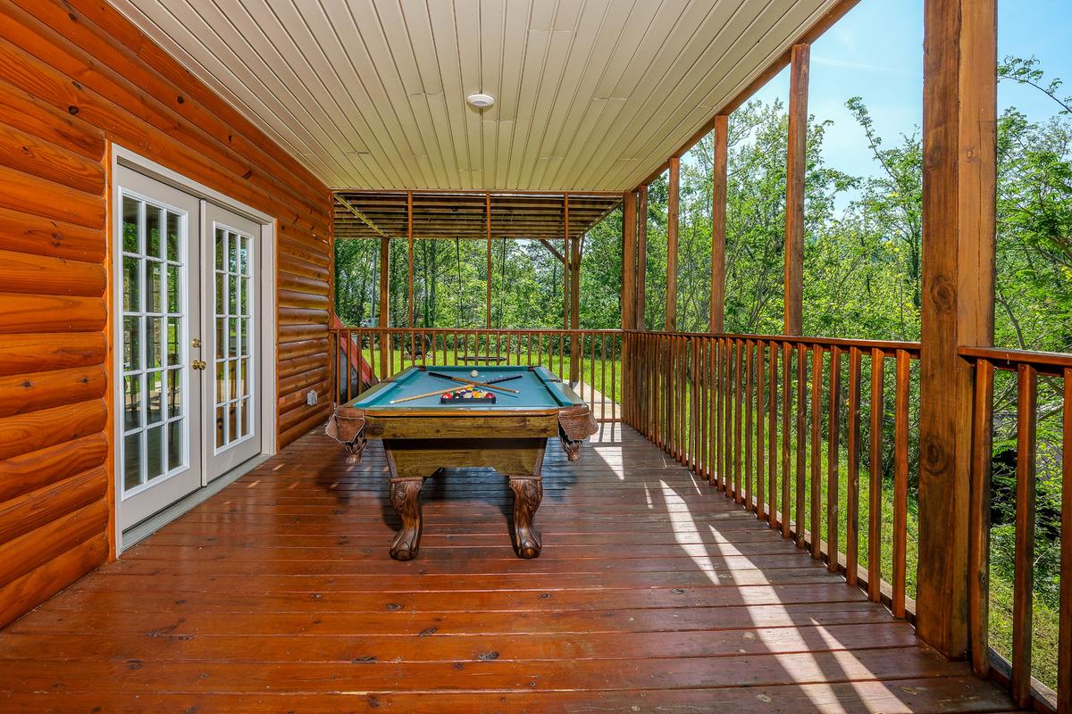 Honey Bear Lodge