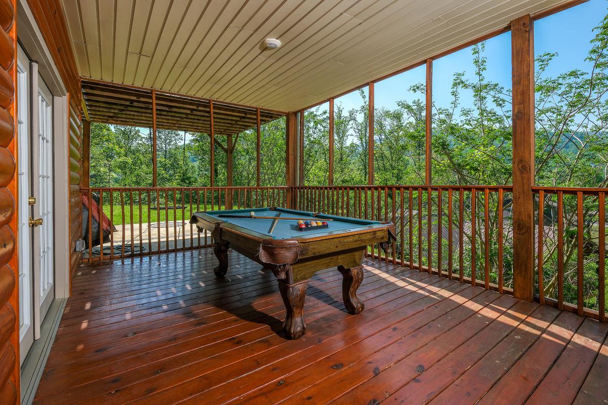 Honey Bear Lodge