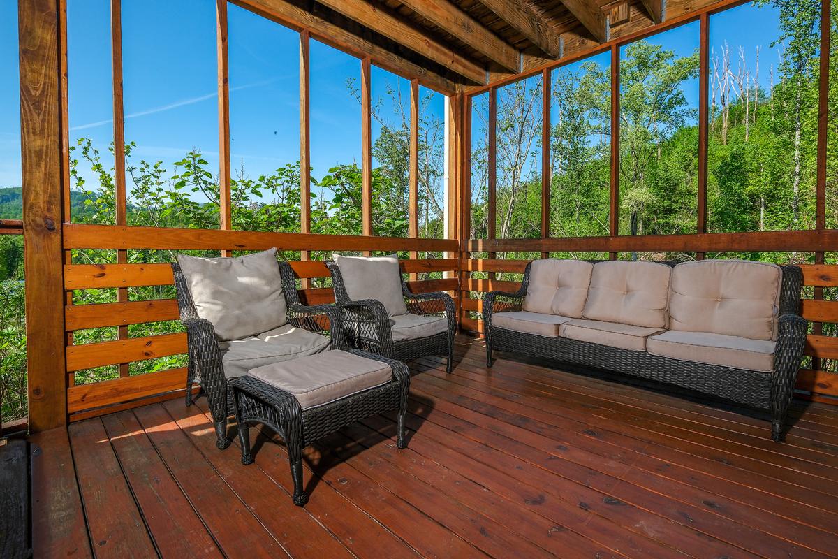 Honey Bear Lodge