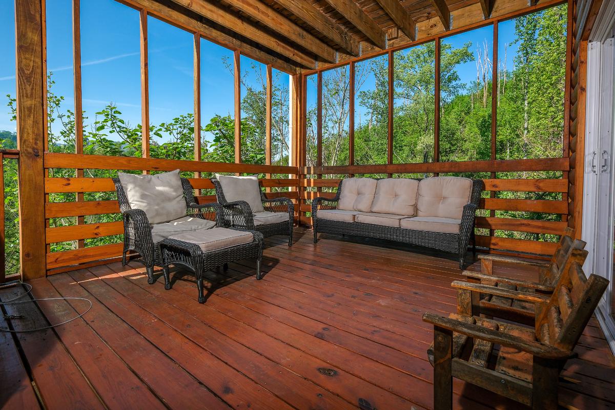 Honey Bear Lodge