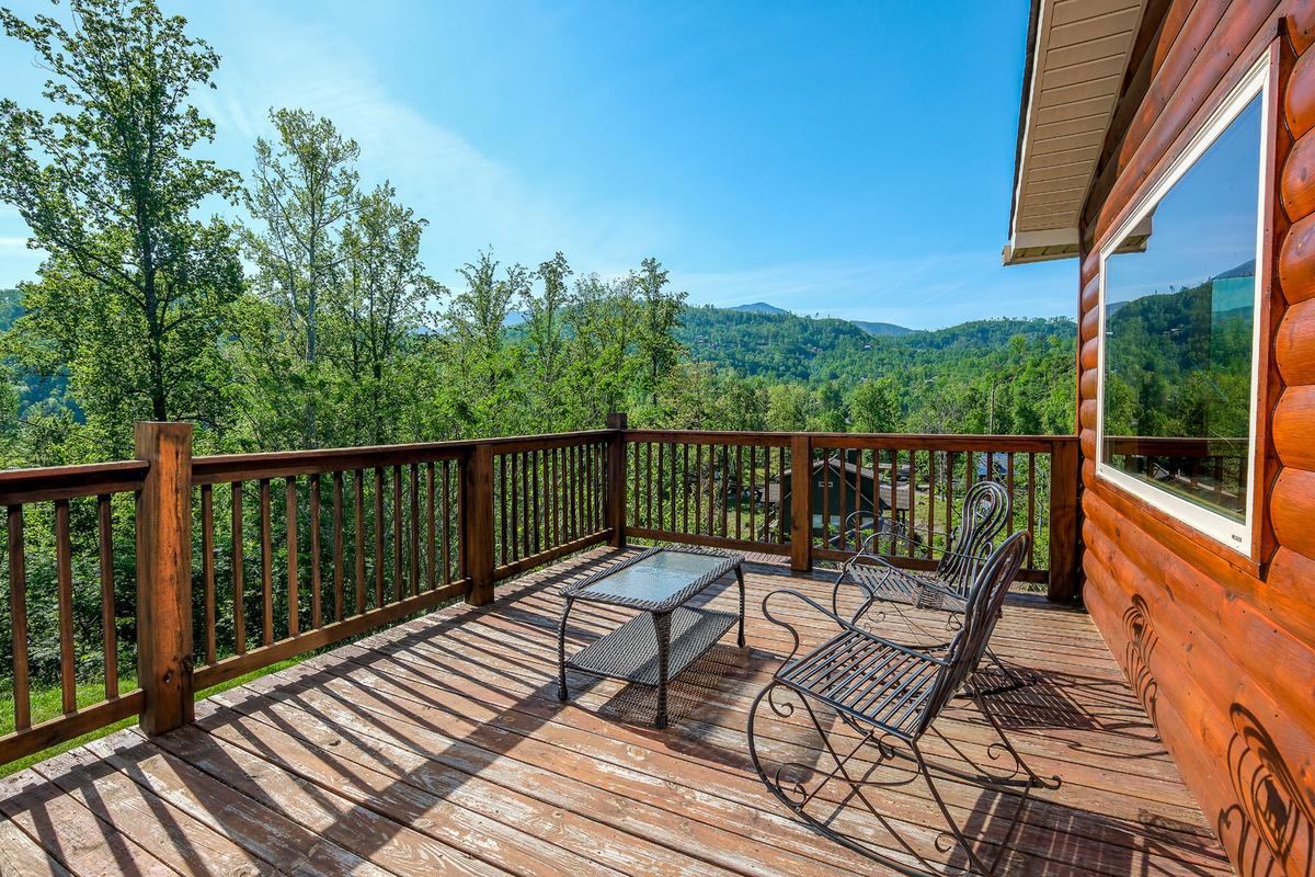 Honey Bear Lodge