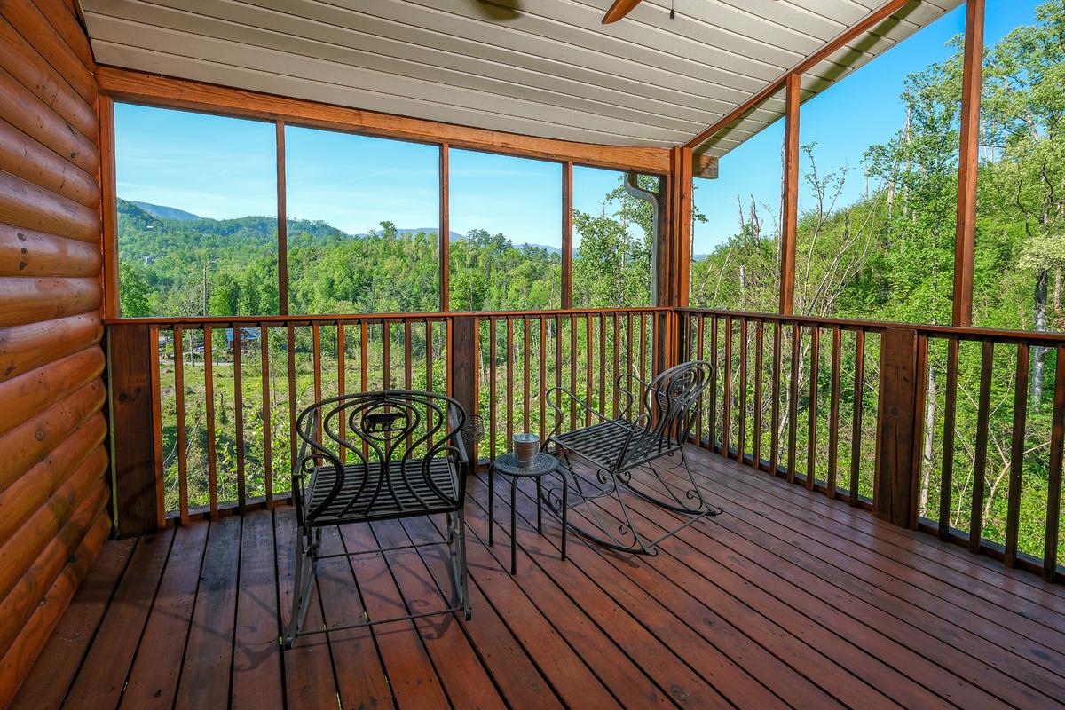 Honey Bear Lodge