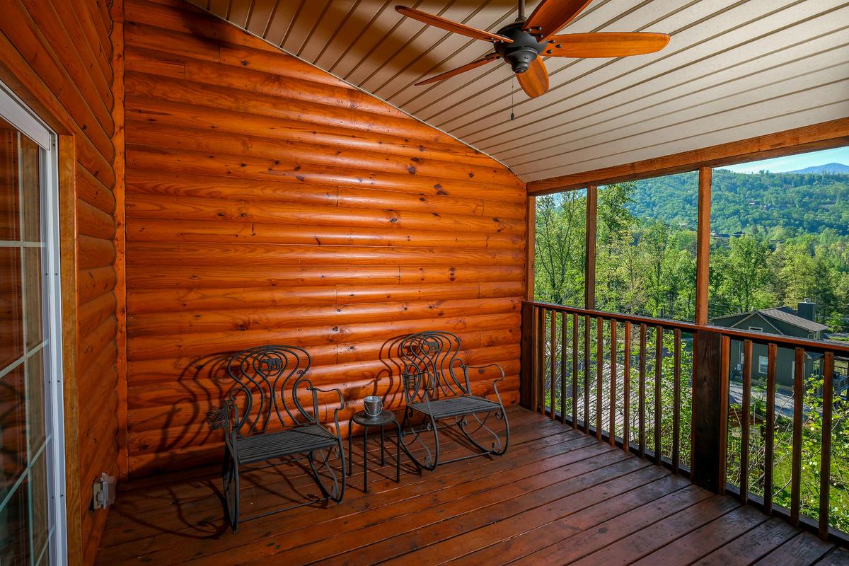 Honey Bear Lodge