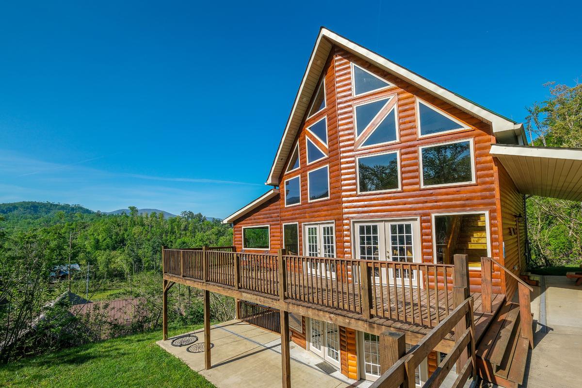 Honey Bear Lodge