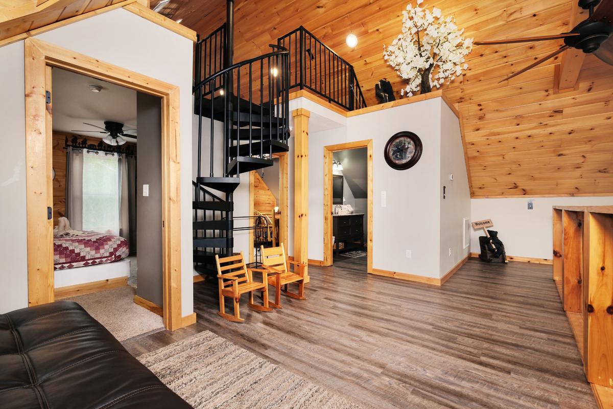 Honey Bear Lodge