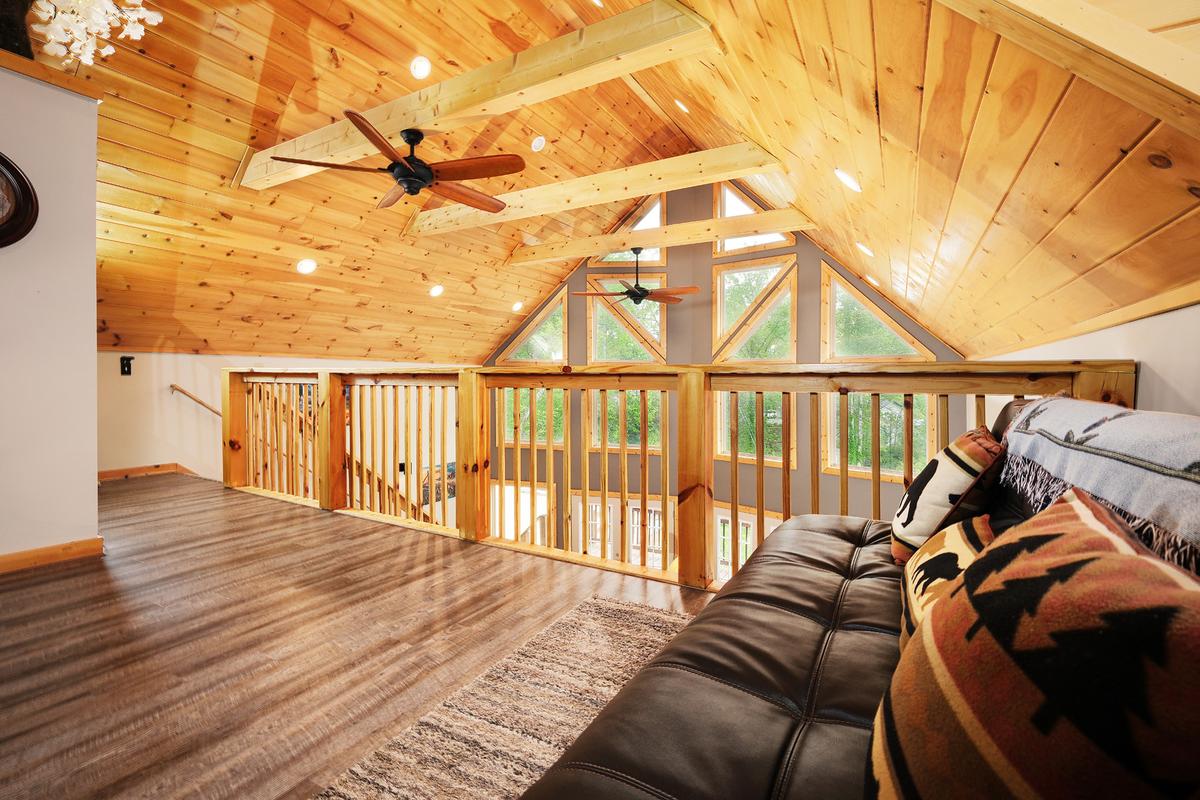 Honey Bear Lodge
