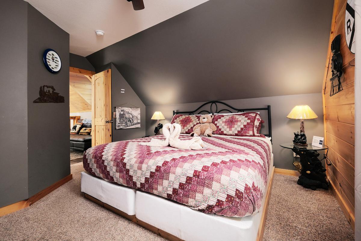 Honey Bear Lodge