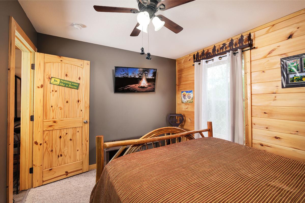 Honey Bear Lodge