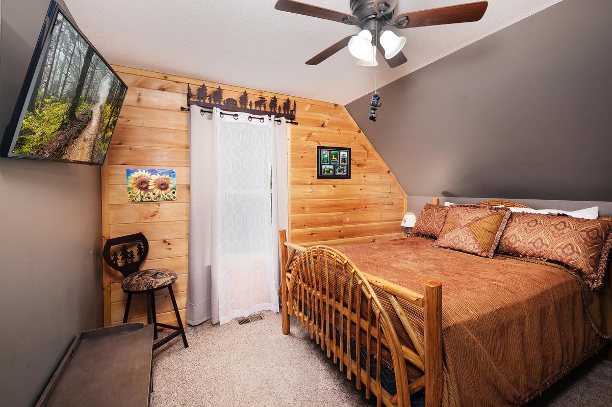 Honey Bear Lodge