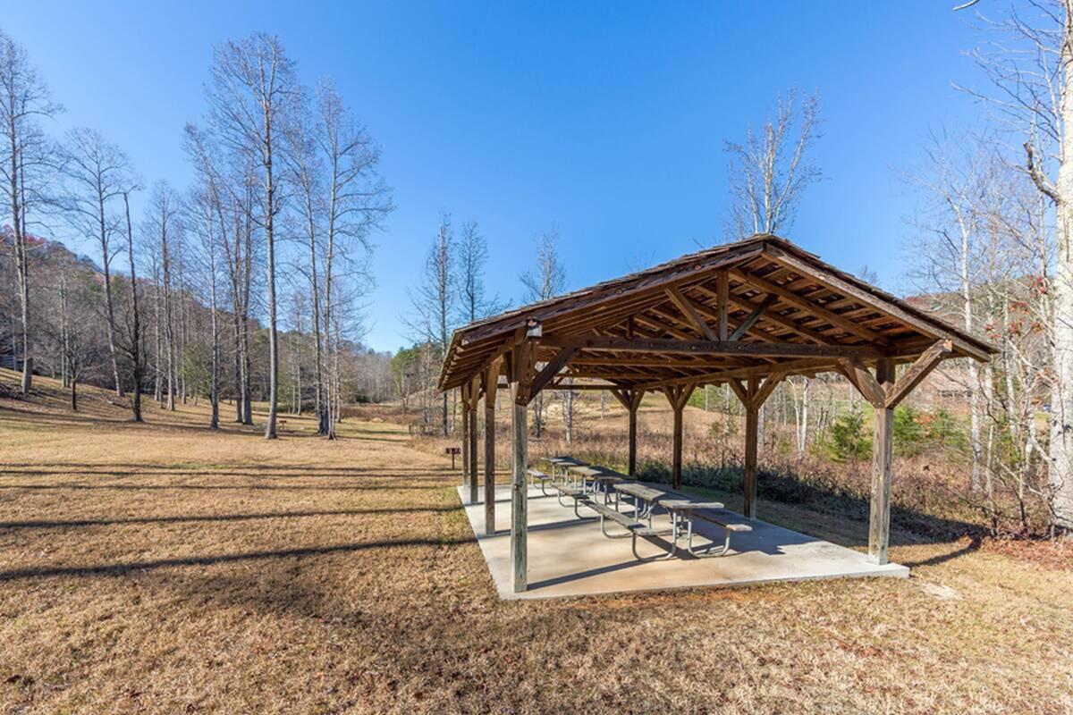 Happy Daze In The Valley 