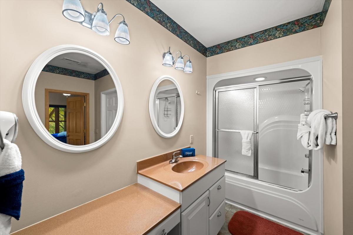 Dreamcatcher CV | Photo 34