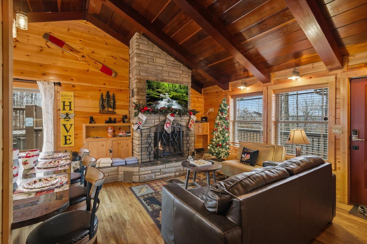 Honey Bee Hideaway 5