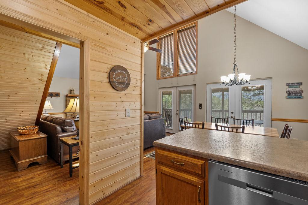 Maple Top | Photo 12