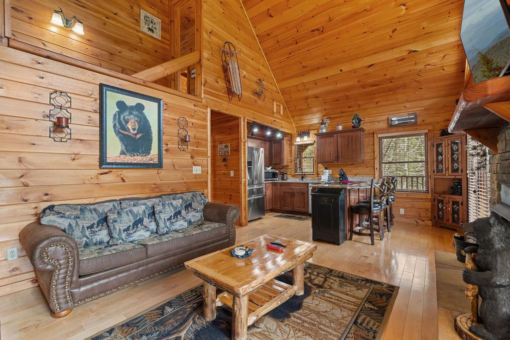 Bear's Den | Photo 6