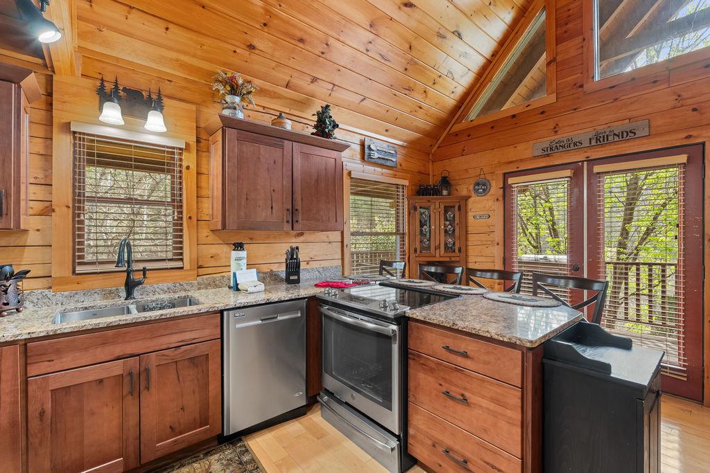 Bear's Den | Photo 9