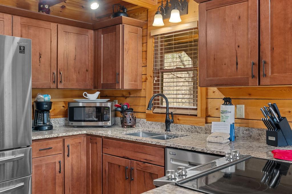 Bear's Den | Photo 12