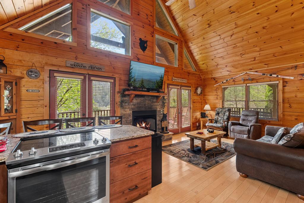 Bear's Den | Photo 13