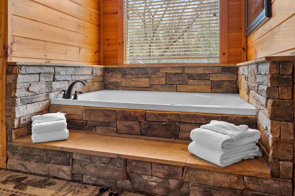 Bear's Den | Photo 17