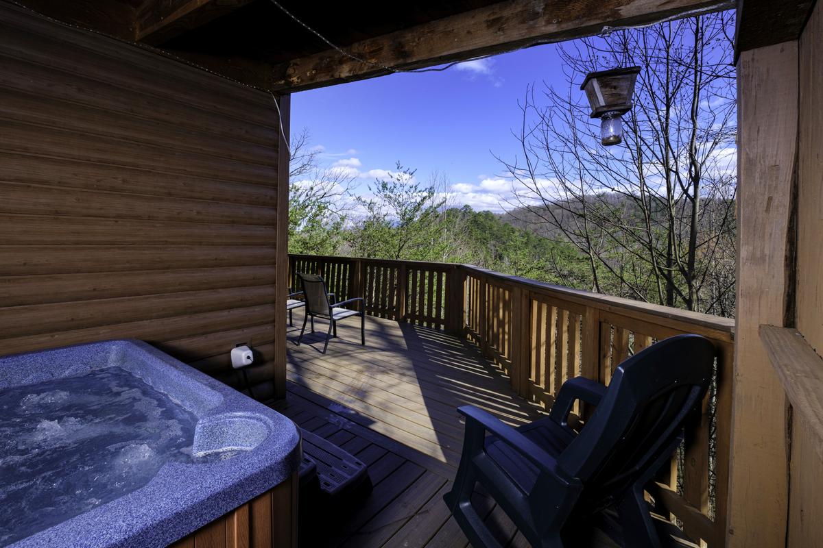 A Mountain Hideaway | Photo 31