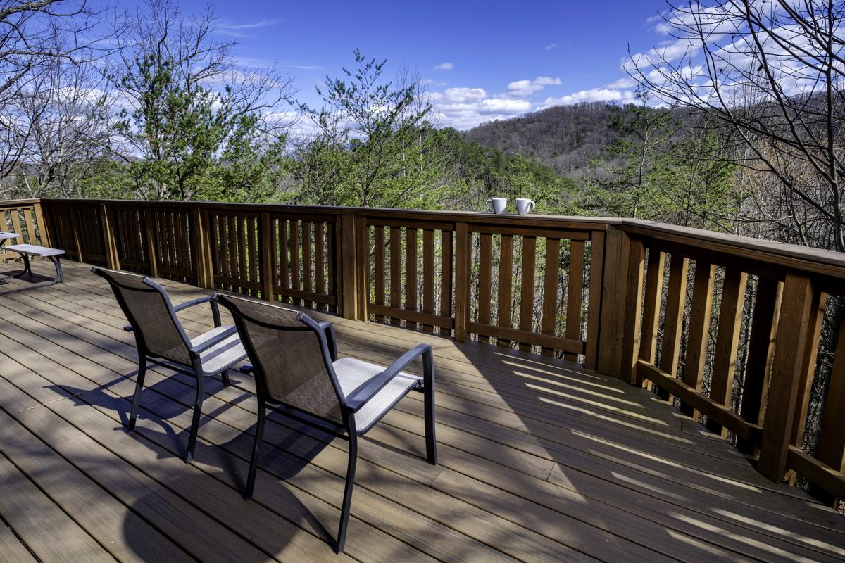 A Mountain Hideaway | Photo 34