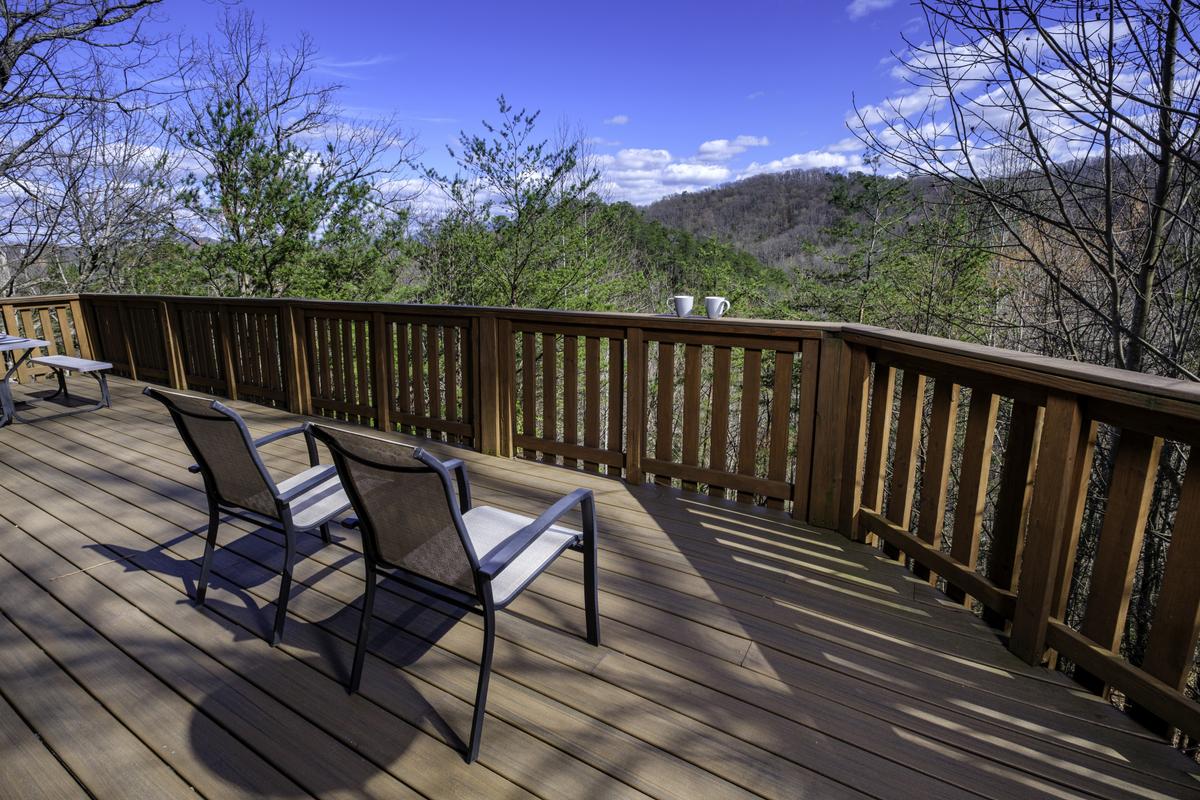 A Mountain Hideaway | Photo 35