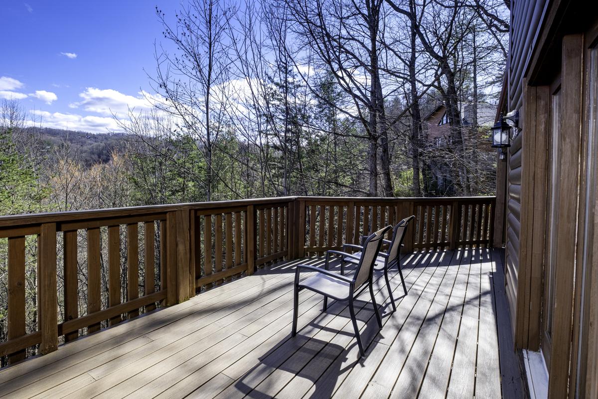 A Mountain Hideaway | Photo 37