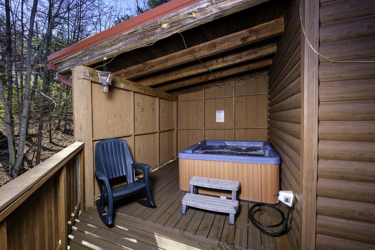 A Mountain Hideaway | Photo 40