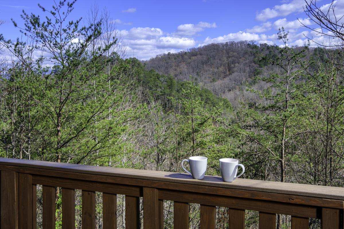 A Mountain Hideaway | Photo 33