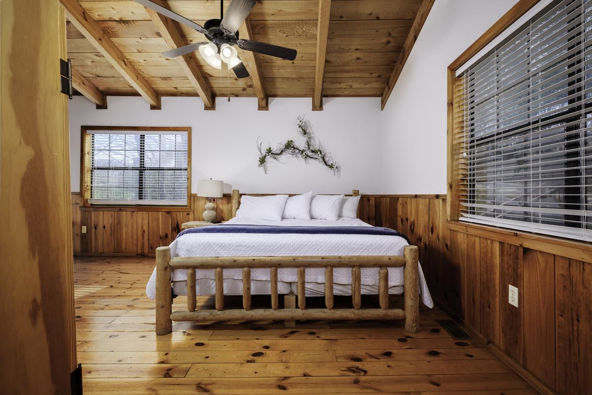 A Mountain Hideaway | Photo 24