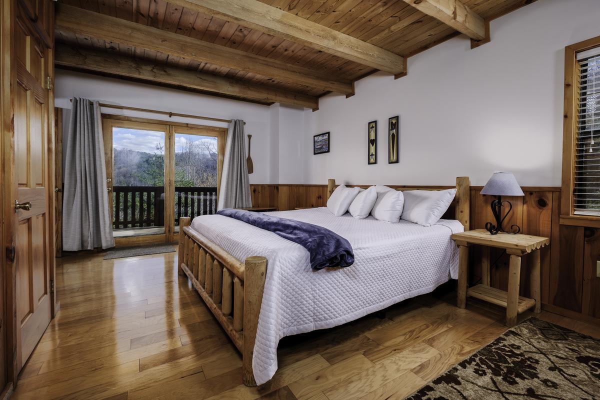 A Mountain Hideaway | Photo 20