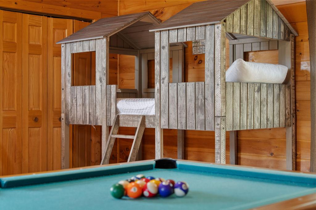Cabin T | Photo 34
