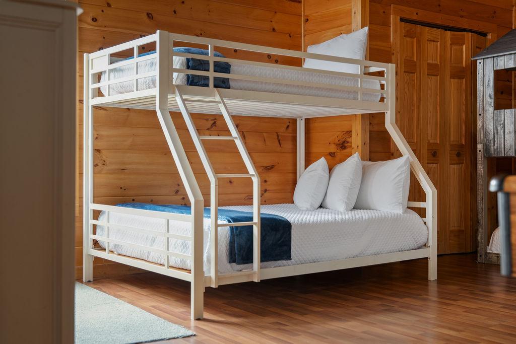 Cabin T | Photo 35