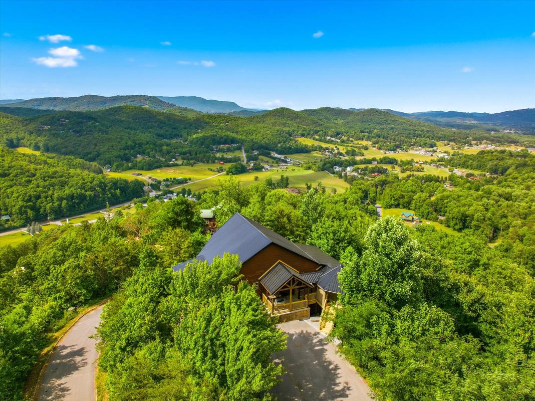 Evergreen Majesty Lodge | Photo 61