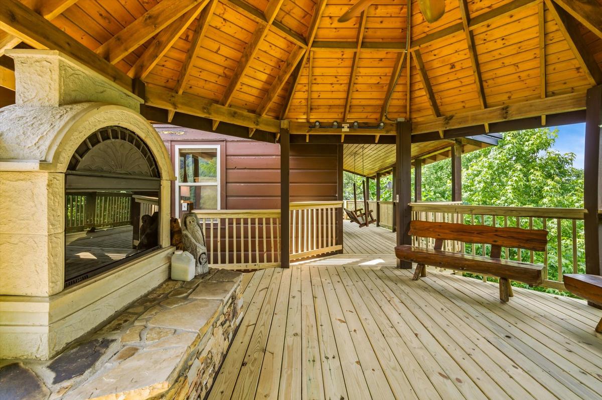 Evergreen Majesty Lodge | Photo 51
