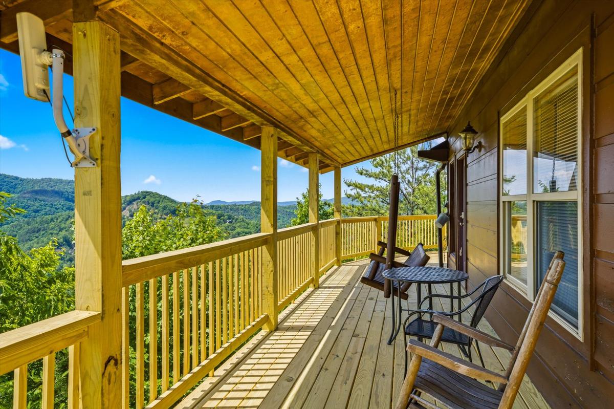Evergreen Majesty Lodge | Photo 57