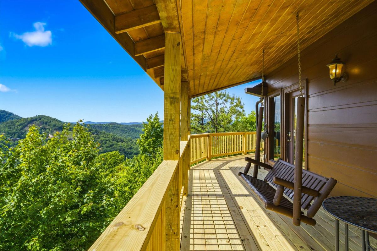 Evergreen Majesty Lodge | Photo 56