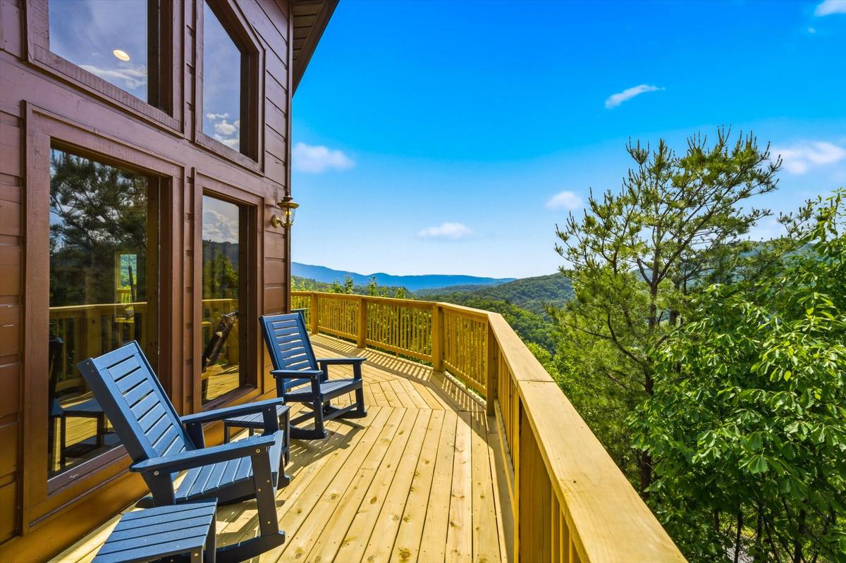 Evergreen Majesty Lodge | Photo 54