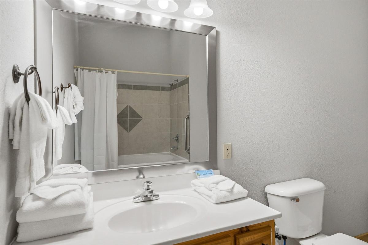 Evergreen Majesty Lodge | Photo 33